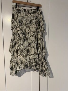 Anthropologie Black & White Floral Tiered Ruffle Skirt. Flowy and feminine
